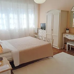 https://villa-bruna-cesenatico.emilia-romagnahotels.net